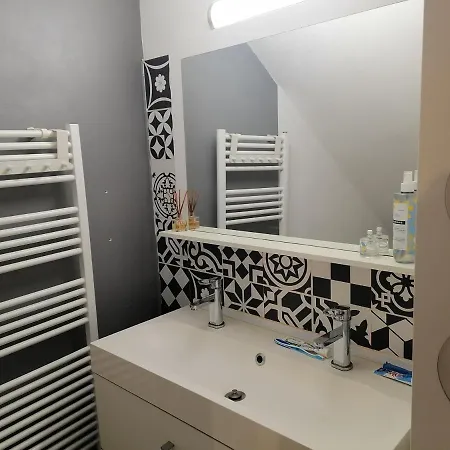Ferienhaus La Taurelle, Maison T3 Climatisee Avec Terrasse Au Coeur De *