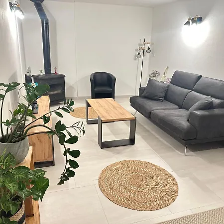 Holiday home La Taurelle, Maison T3 Climatisee Avec Terrasse Au Coeur De Gallargues-le-Montueux