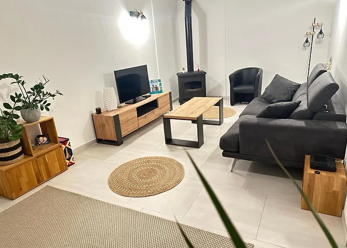 La Taurelle, Maison T3 Climatisee Avec Terrasse Au Coeur De Gallargues-le-Montueux