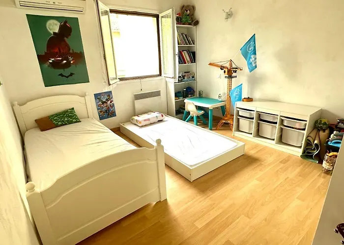 La Taurelle, Maison T3 Climatisee Avec Terrasse Au Coeur De *