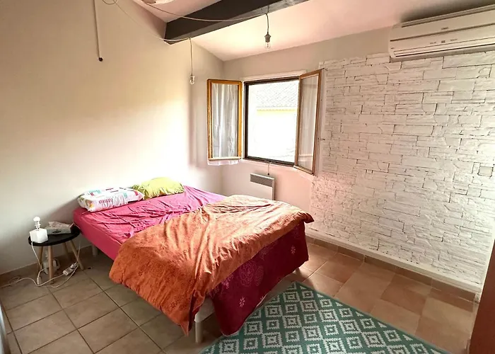 La Taurelle, Maison T3 Climatisee Avec Terrasse Au Coeur De Holiday home *